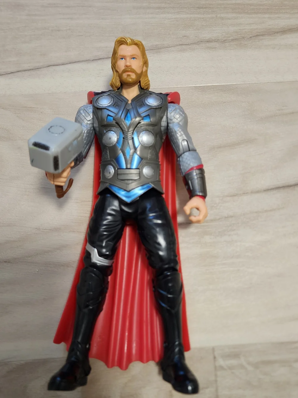 Thor & Hammer 12 Inch Action Figure Marvel Avengers Age of Ultron 2015 Talking